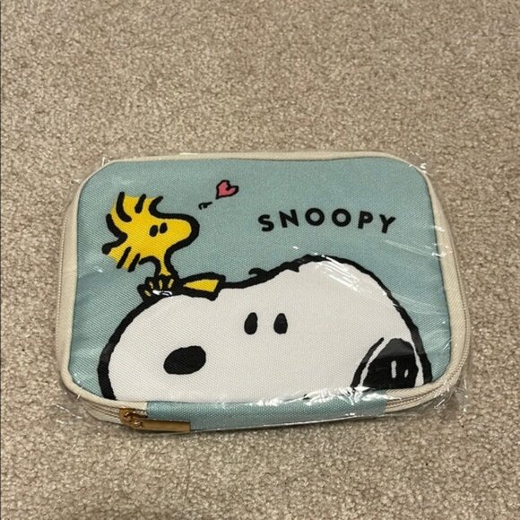 Snoopy and Woodstock Zipper Pouch New authentic from Japan - Picture 1 of 3